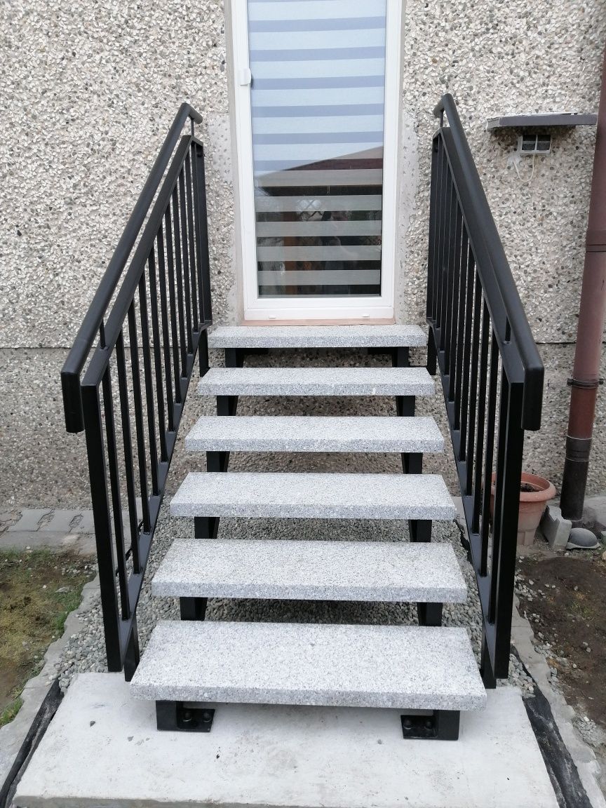 Schody na konstrukcji stalowej, schody metalowe, schody granit