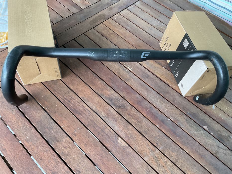 Guiador Gravel Cadex GX Carbon - 42 - Super leve! - ACEITO TROCA SELIM