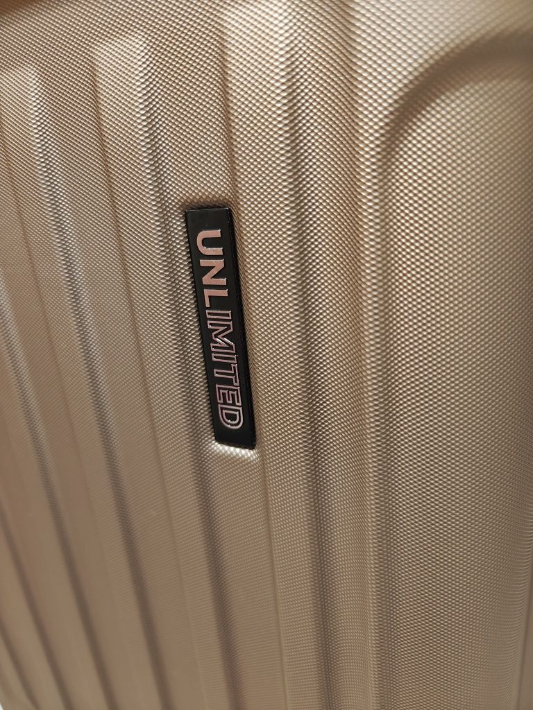 Walizka podróżna Wings Unlimited 38l nowa szampańska kabinowa