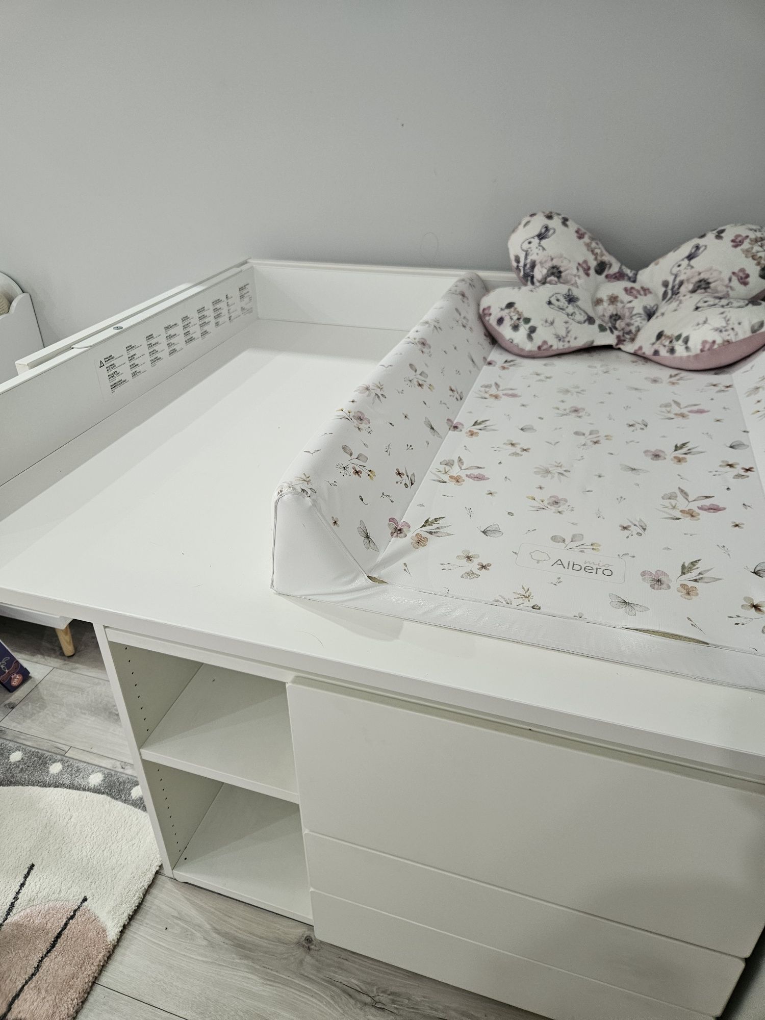Biała komoda z przewijakiem IKEA 90x79x100