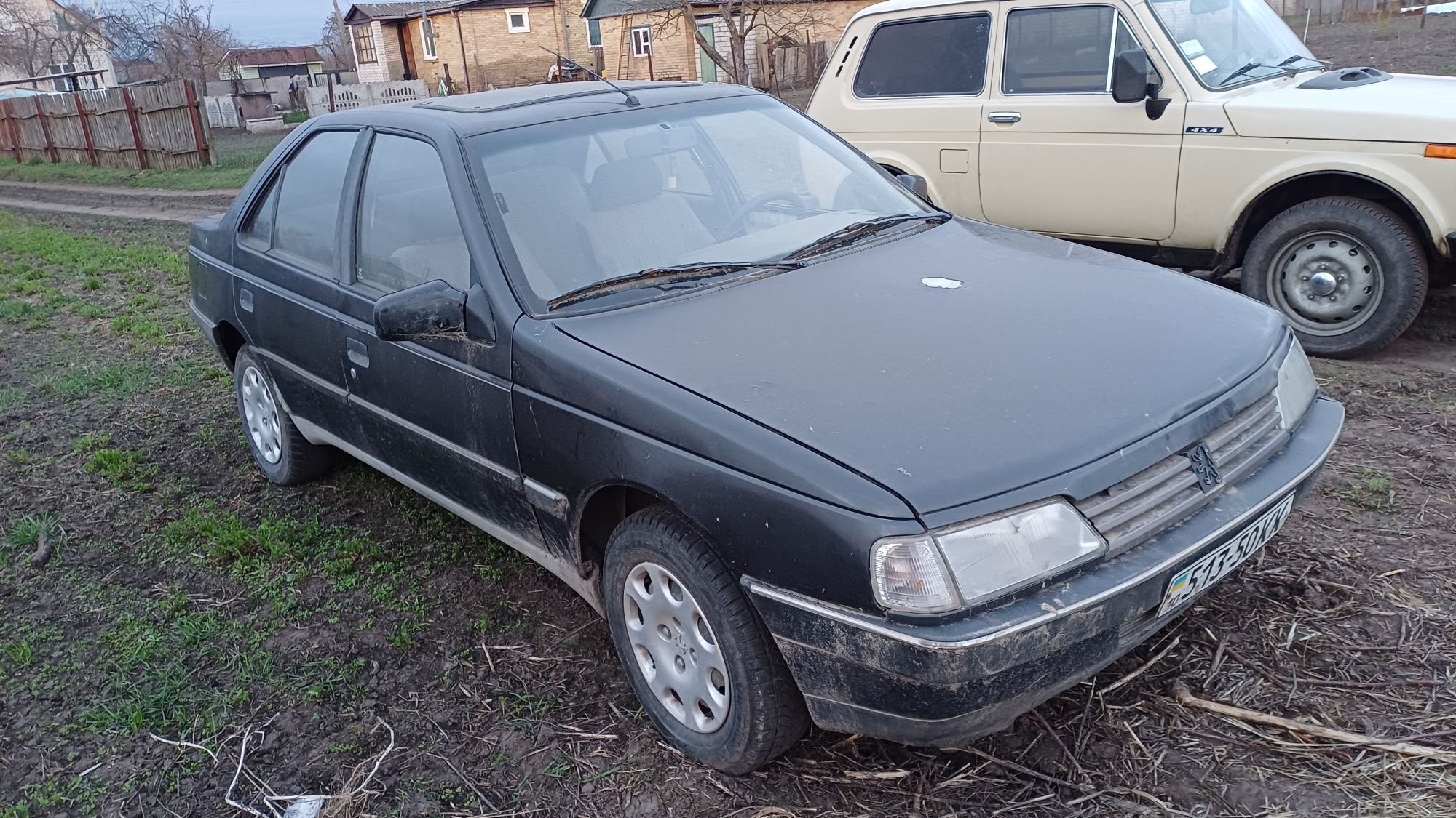 Пежо 405.  двигун 1.6 в хорошому стані