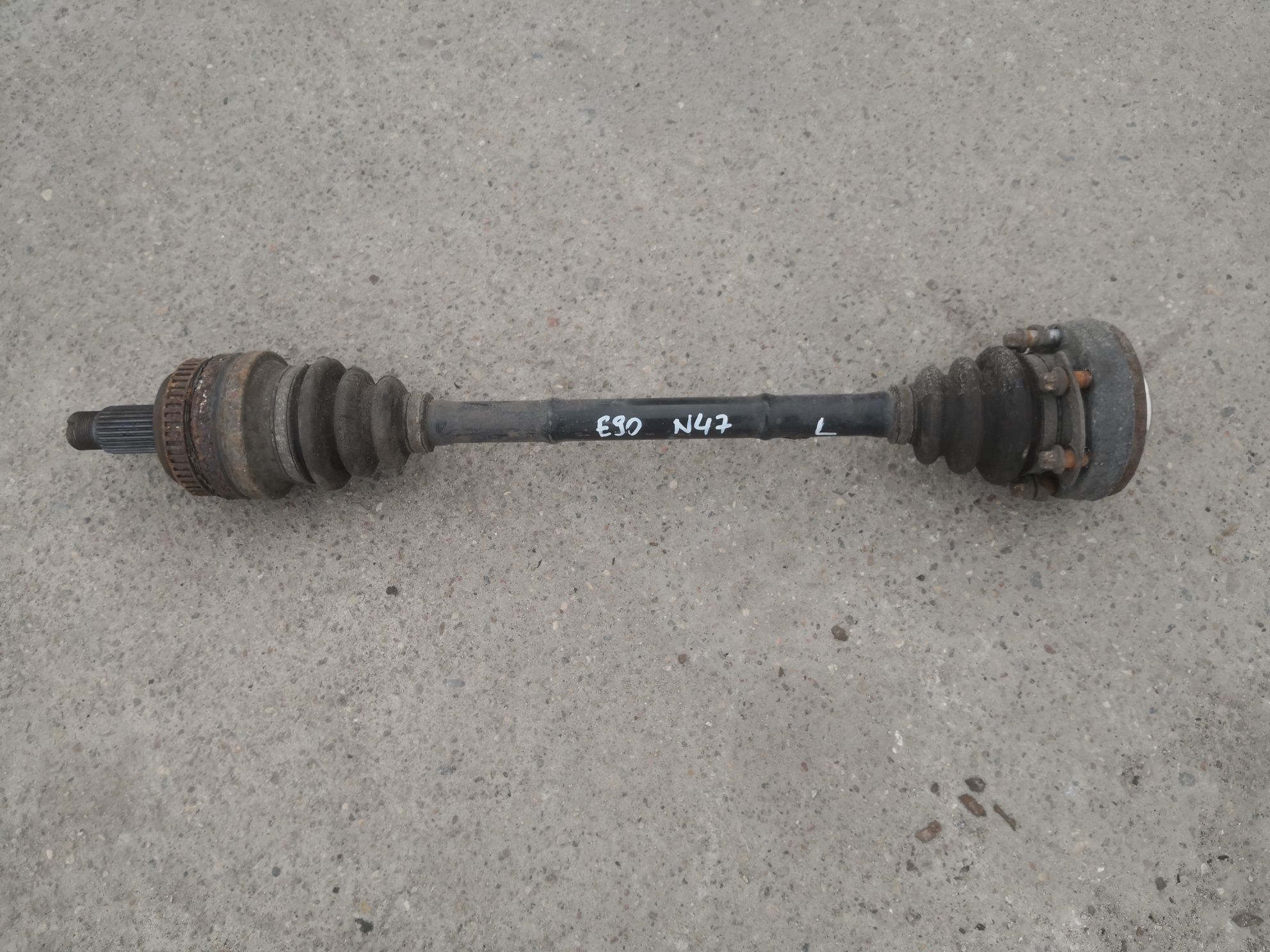 Półoś prawa tylna BMW e90 e91 e92 e87 e81 e82 N47 320d 118d