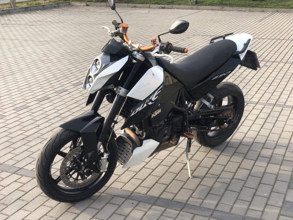 KTM Duke 690 super stan