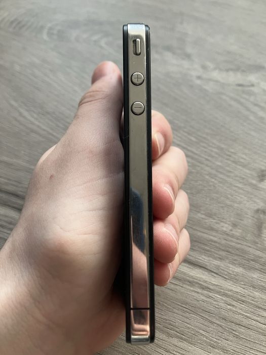 80% IPhone 4 16GB A1332 В Ідеалі