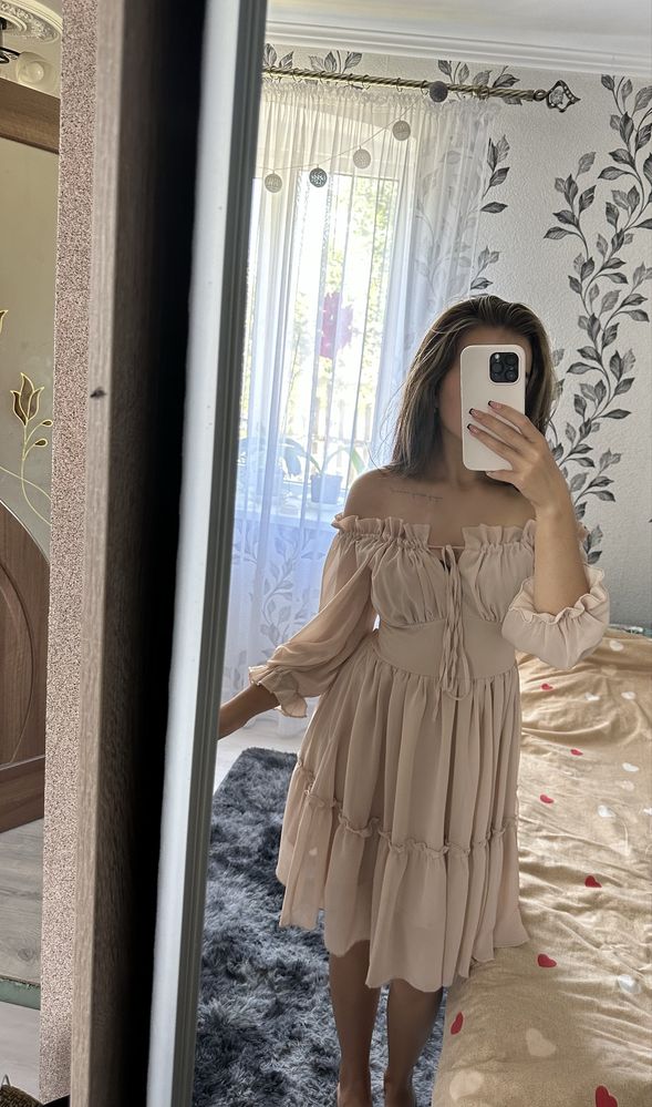 Сукня плаття ніжне і красиве