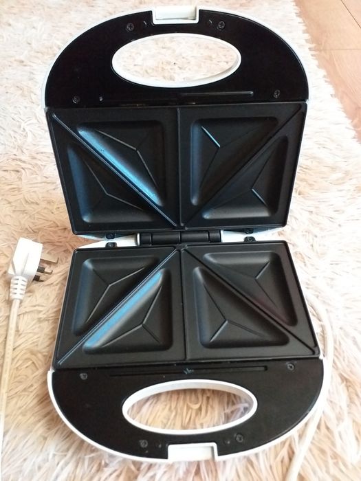 Сендвичница -бутербродница