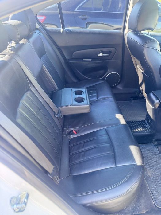 Шевроле Круз 2012 года