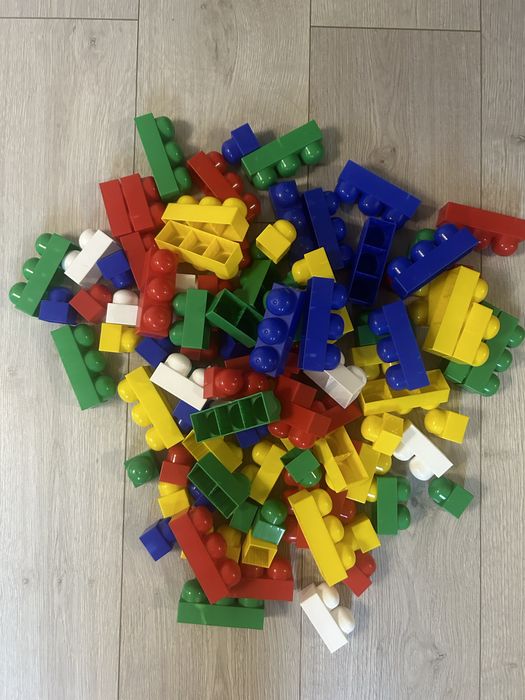 Конструктор 98 деталей