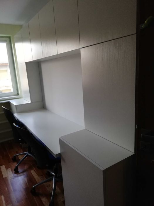 meble, meblościanka, biurko dla 2 osób