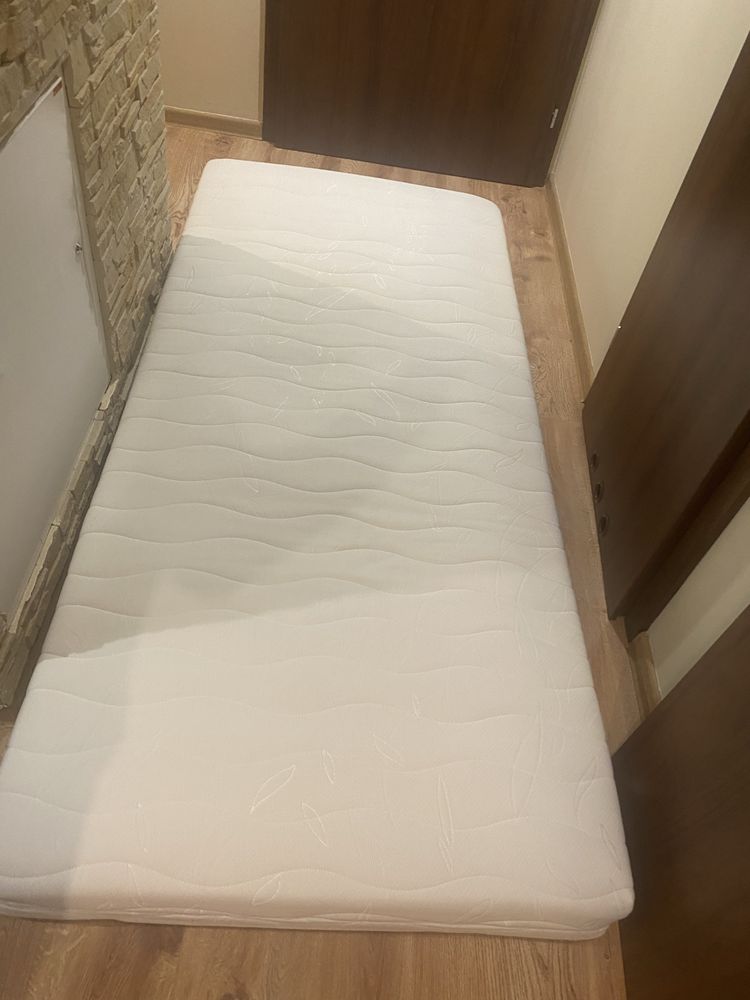Materac piankowy 90x200