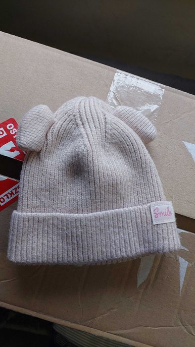 Kapelusz uśmiechu z uszami