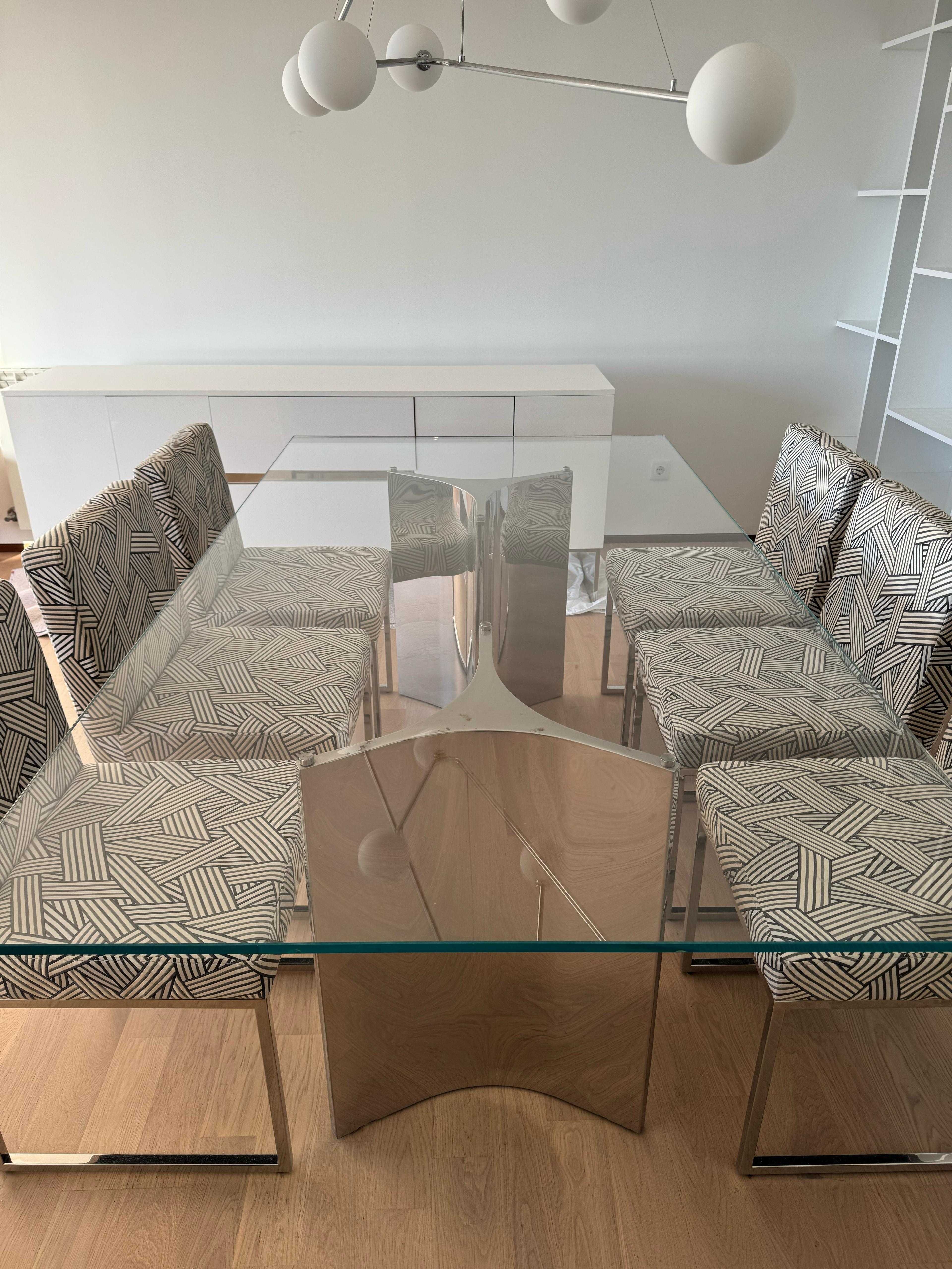 Mesa de jantar de vidro de 220x120cm com pés em inox (Interdesign)