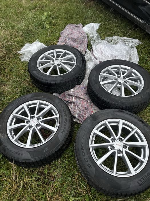 Диски Tiguan. Диски литі 5/112 r17. Шини зимові 215/65/17