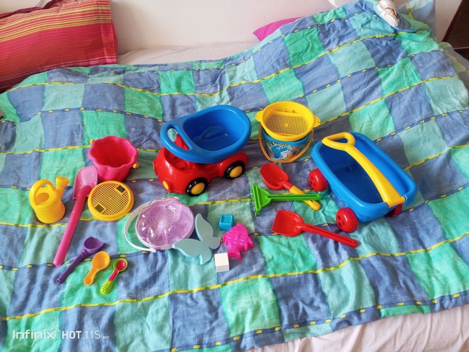 Zabawki dla chłopczyka i dziewczynki zestaw piaskownica