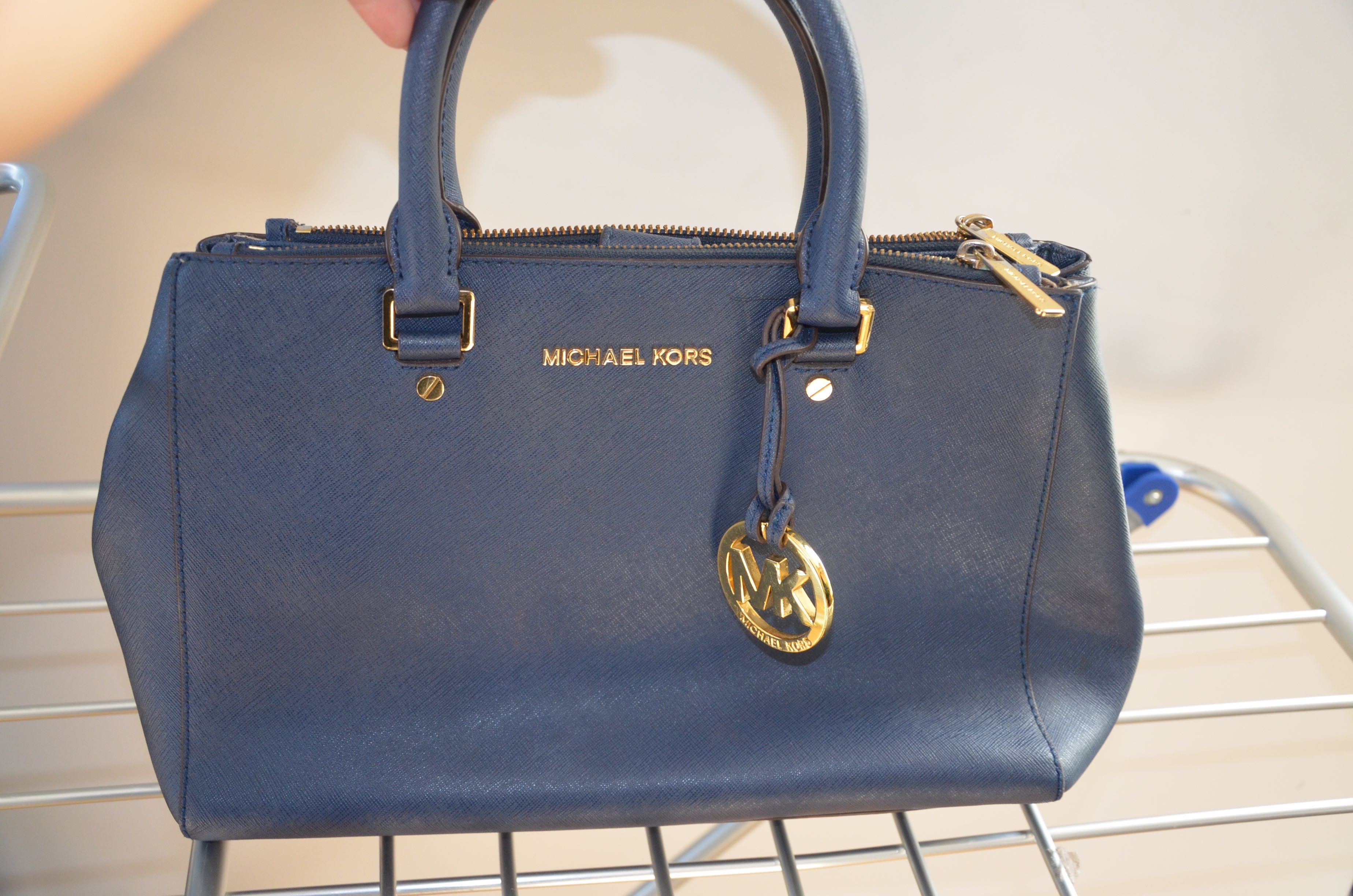 Torebka Michael Kors duża niebieska z paskiem MK