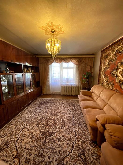 Продаж 3-к квартири