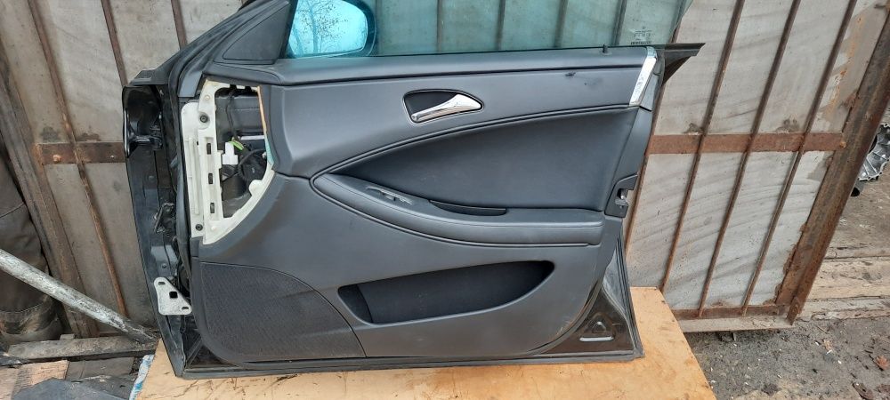 Дверь передняя правая, стекло Mercedes CLS W219