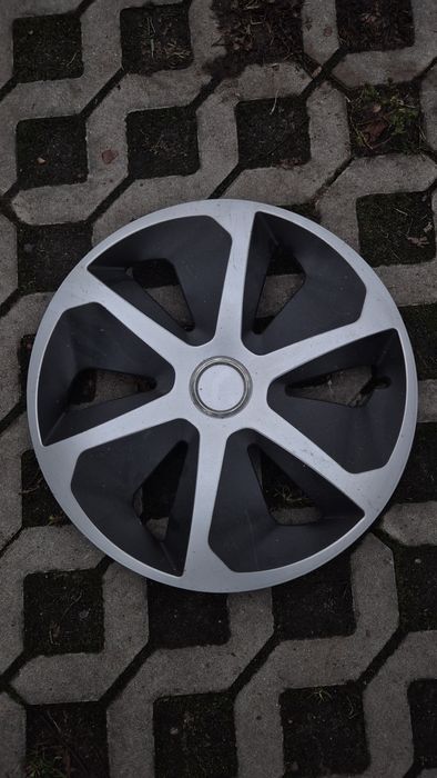 Komplet kół zimowych Bridgestone 205/55/R16 stalówki kołpaki