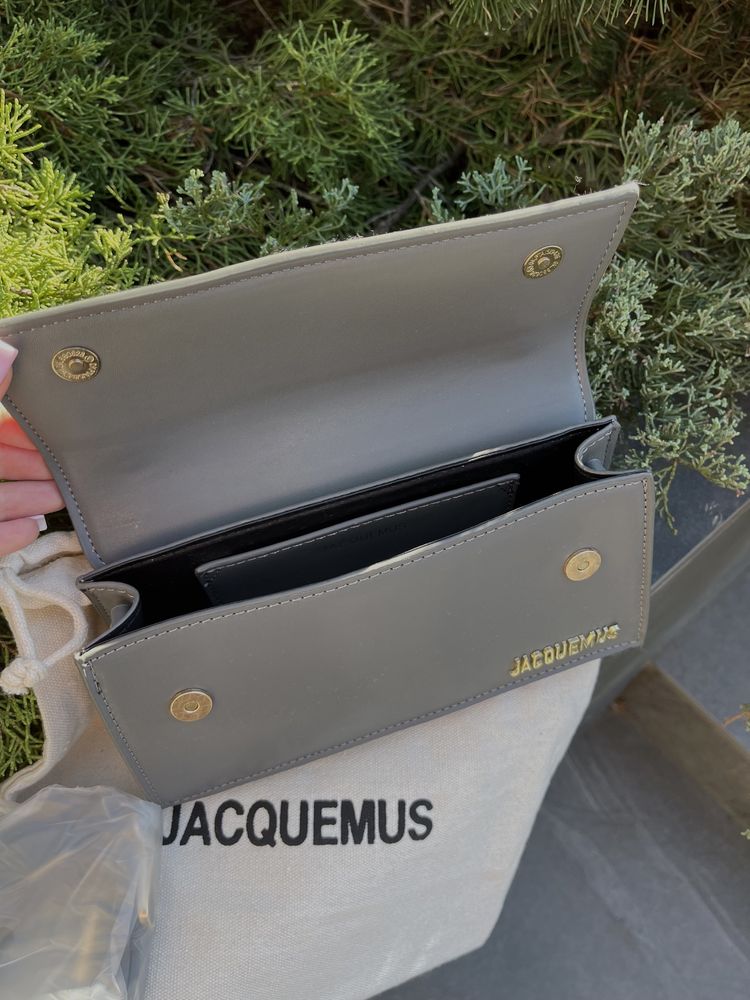 Сумка бренду Jaquemus сіра