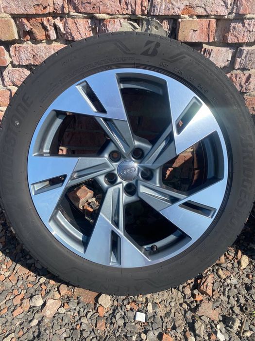 Диски титанові диски ауди етрон легкосплавні  диски 5х112 4KE601025T