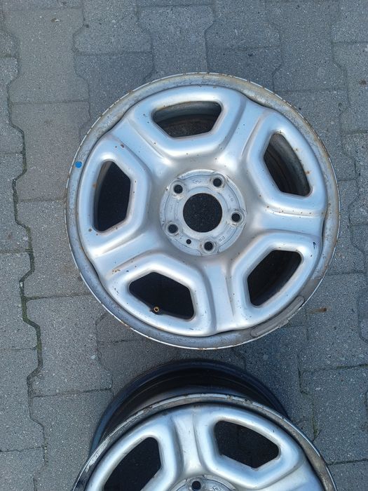 Felgi stalowe Dacia Duster 4 sztuki 5 letnie 6,50x16 5x114.30 45,00