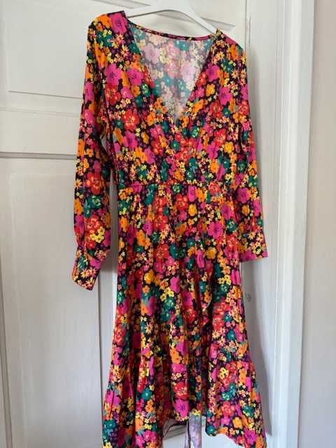 Sukienka w kawiaty letnia S/M kolorowa z falbaną rozkloszowana bawełna