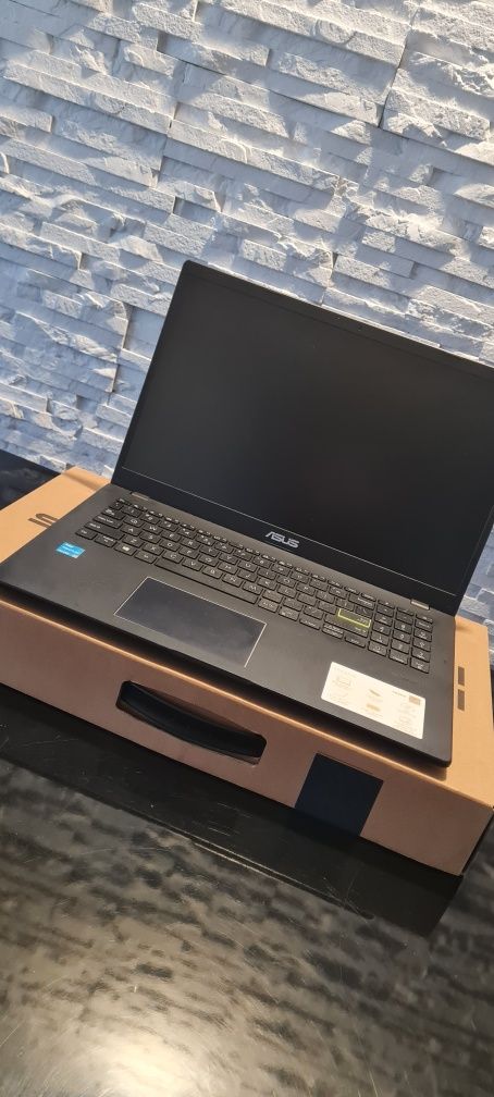 Laptop ASUS E510KA-BR149W 15,6" HD