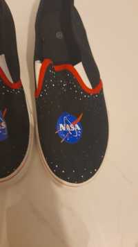 Trampkii buty nowe NASA