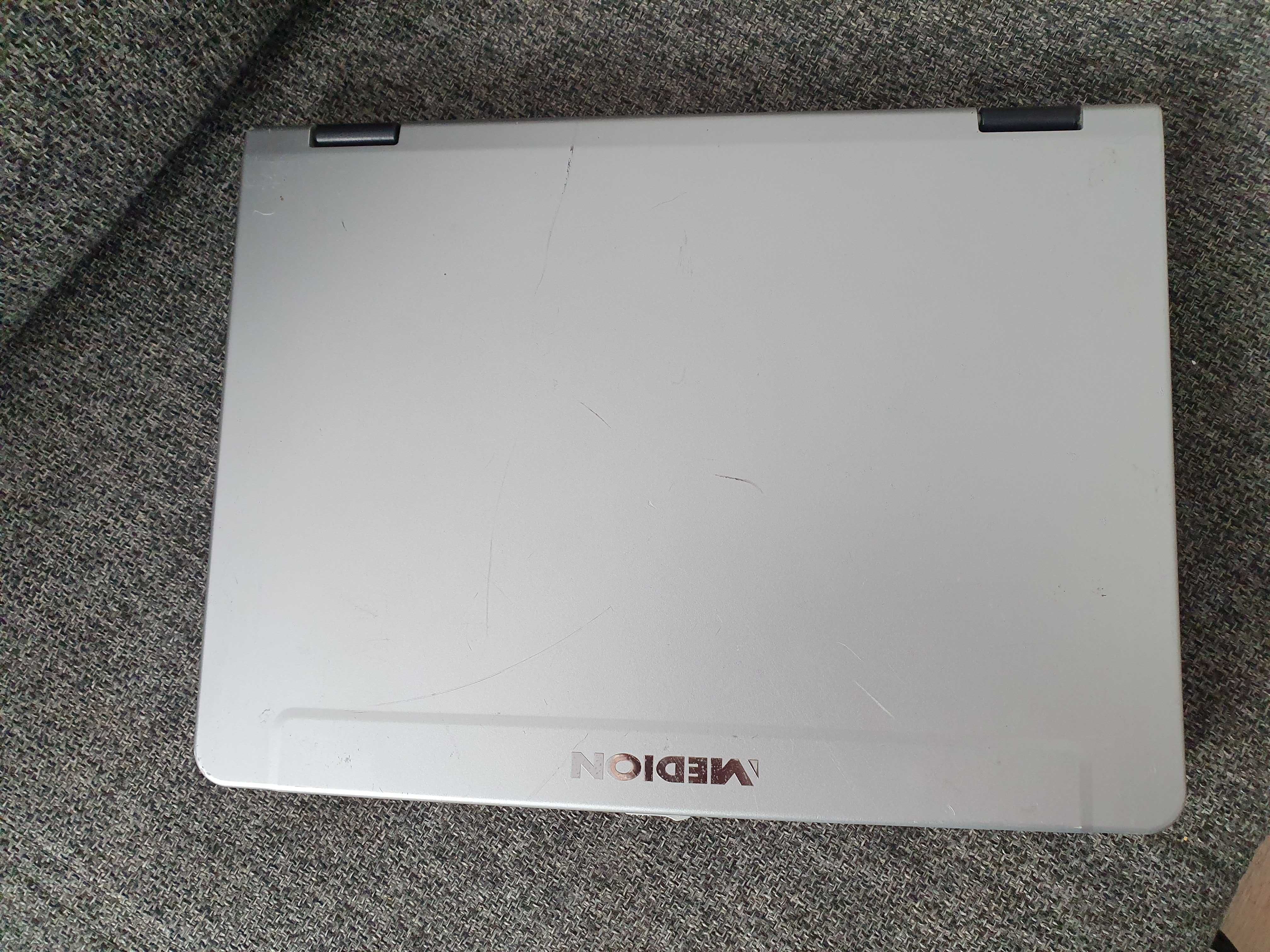 Stary zabytkowy laptop Medion MD96500