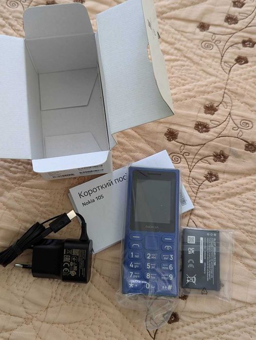 Мобільний телефон Nokia 105 DS 2024 (кольори - чорний, синій)