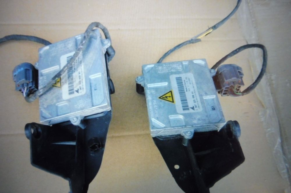 VOLVO V50 C30 C70 Przetwornica Xenon Uchwyt