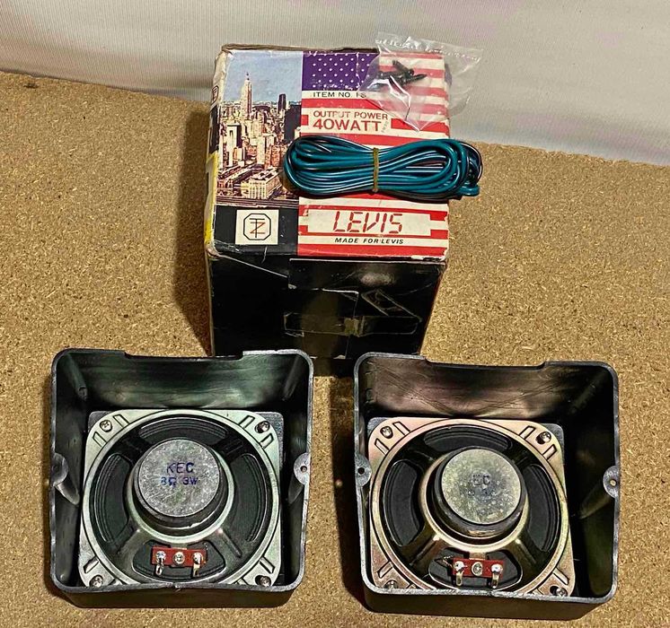 Колонки автомобільні LEVIS