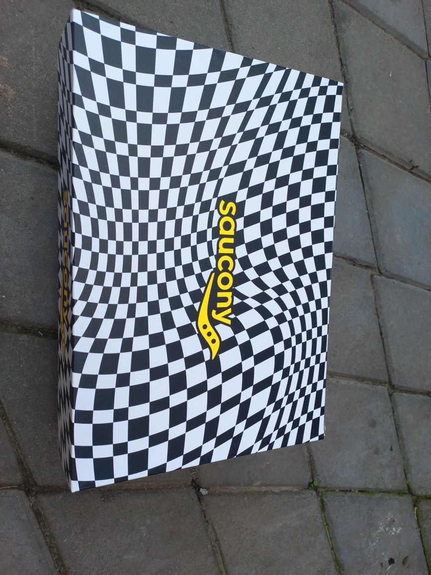 ОРИГІНАЛ Нові кросівки saucony 43,44,45,46,47,48 розмір