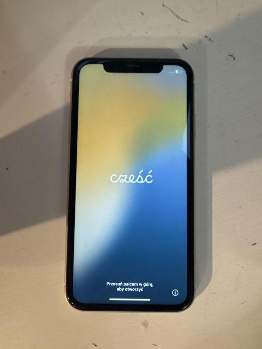 Iphone 11-64gb-84%-biały-bardzo dobry stan-pudełko-etui