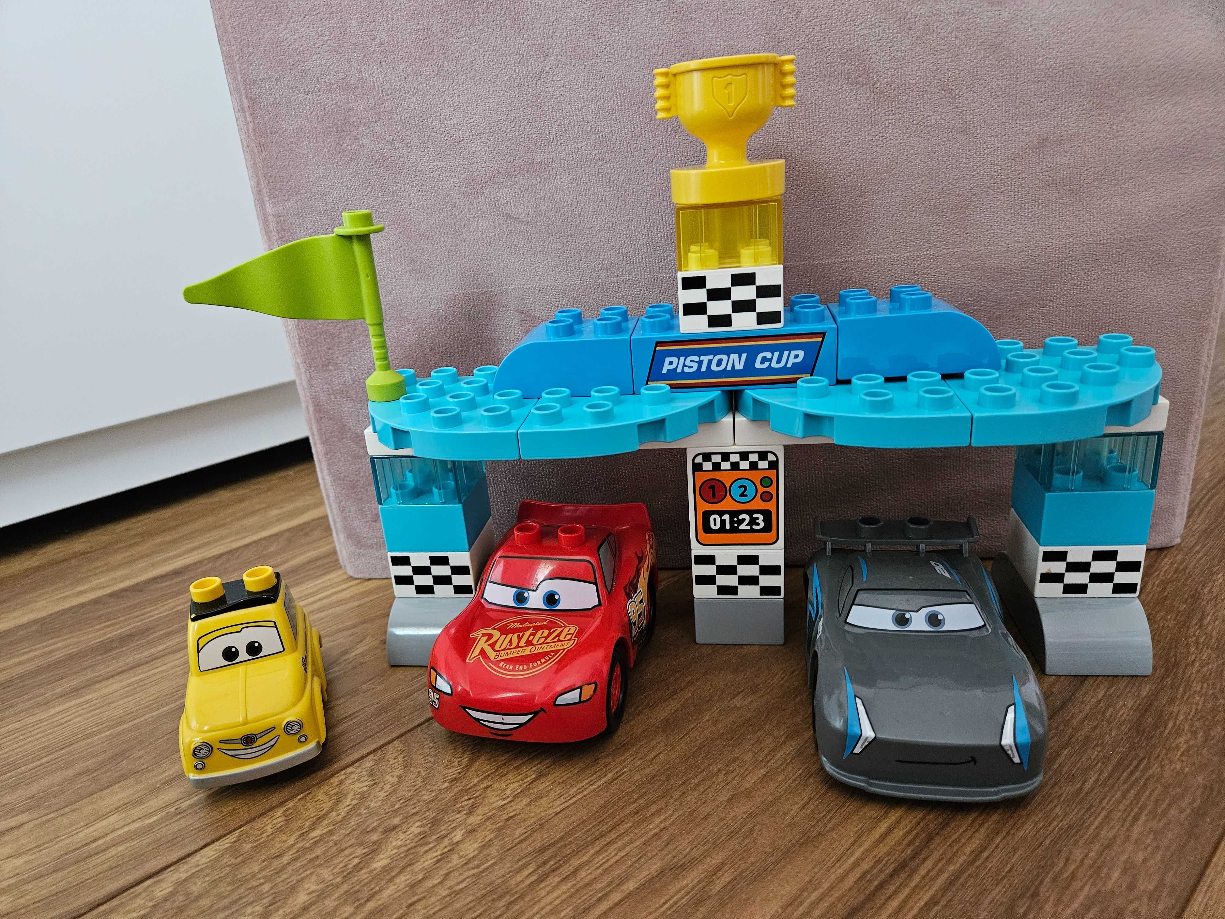 Zestaw lego duplo wyścig o złoty tłok zygzak cars auta