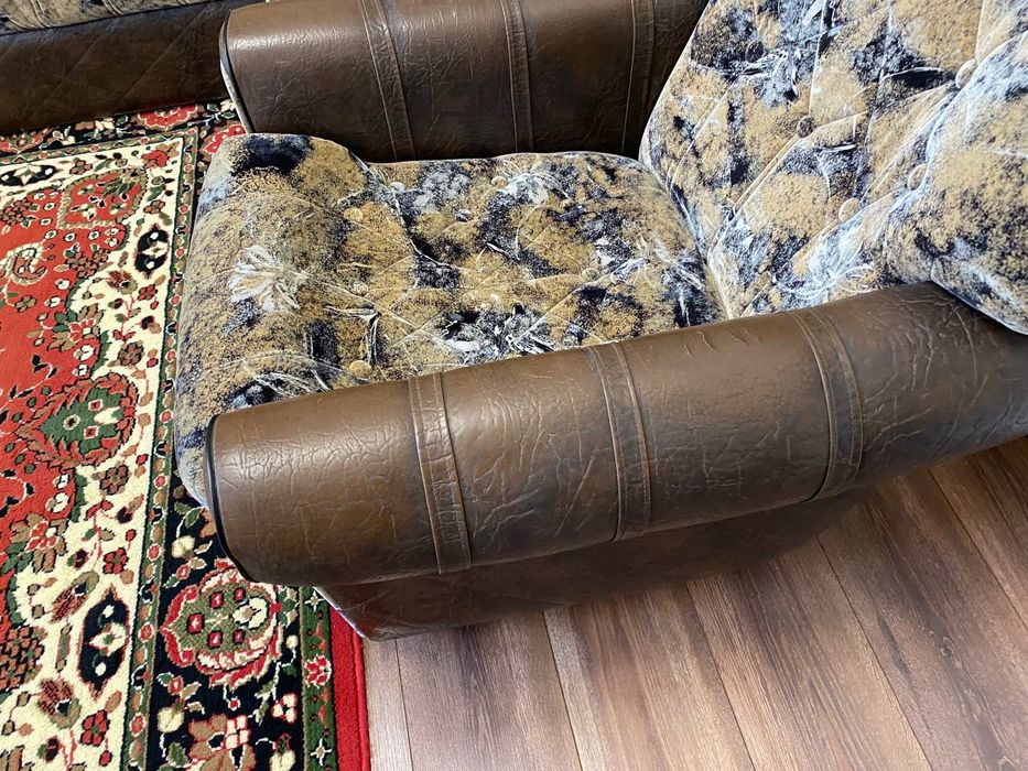 Диван кутовий і крісло