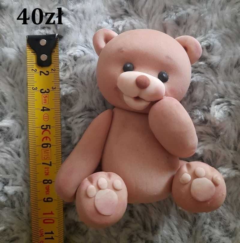 Figurka na tort, miś z masy cukrowej