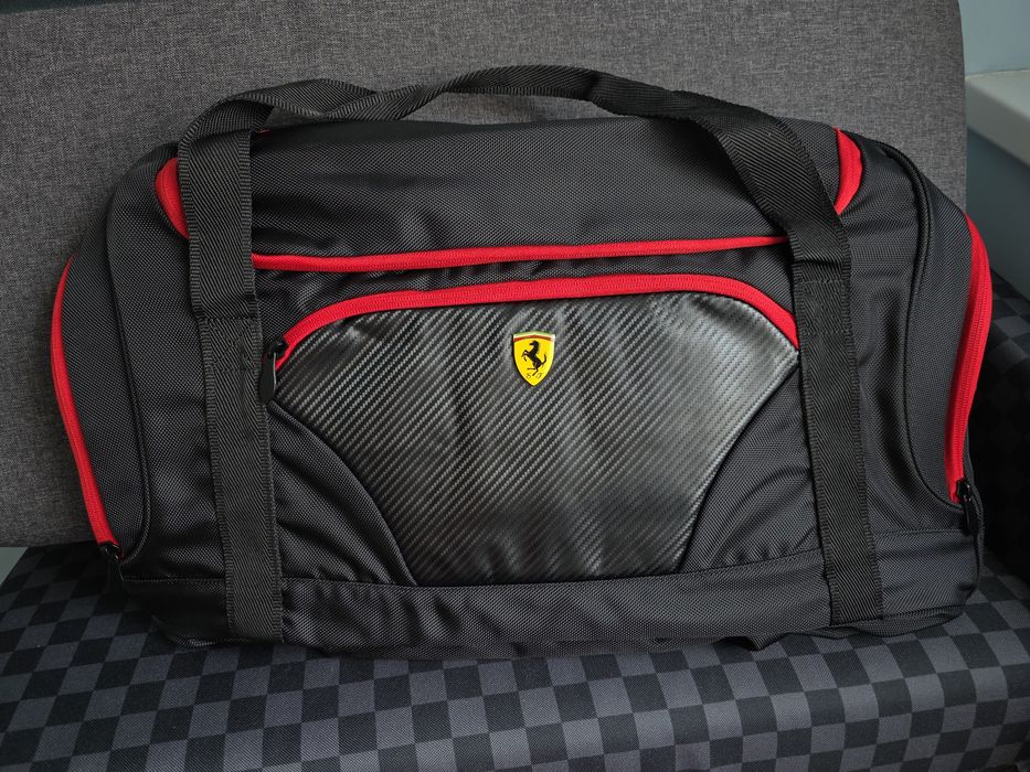 Scuderia Ferrari, torba podróżna, F1, Formuła 1, wyścigi, racing
