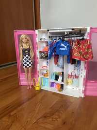 Szafa dla Barbie z oryginalnymi ubrankami