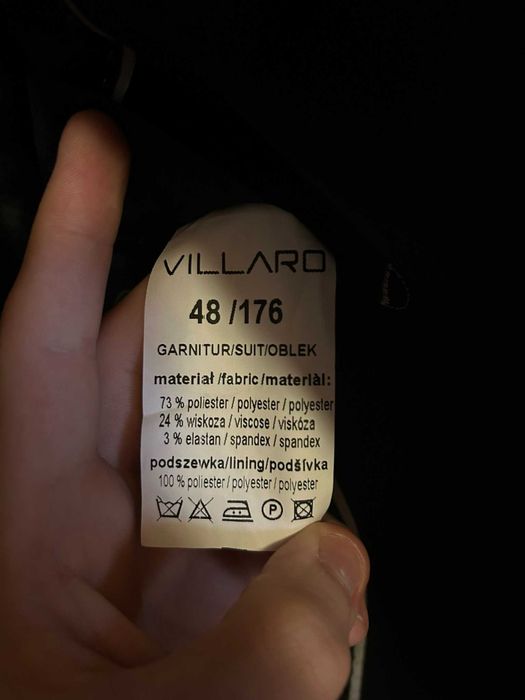 Garnitur marki Villaro w kolorze czarnym