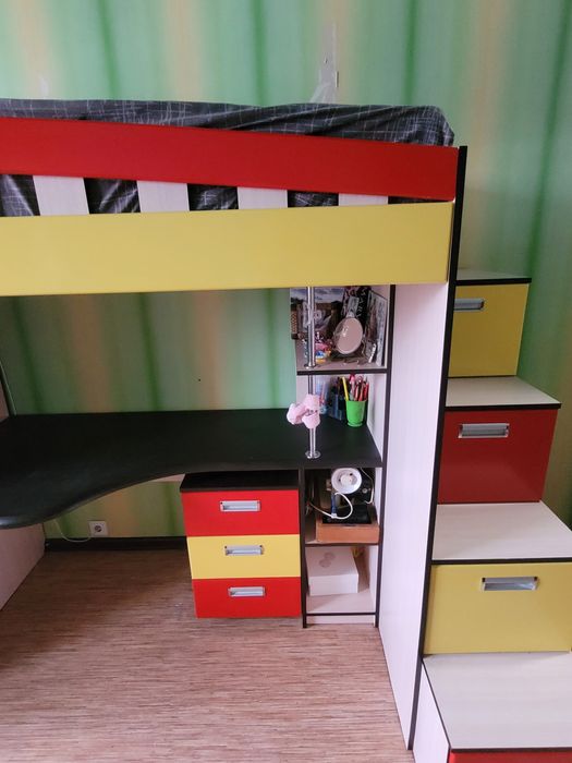 Продам меблі для дитячої кімнати.