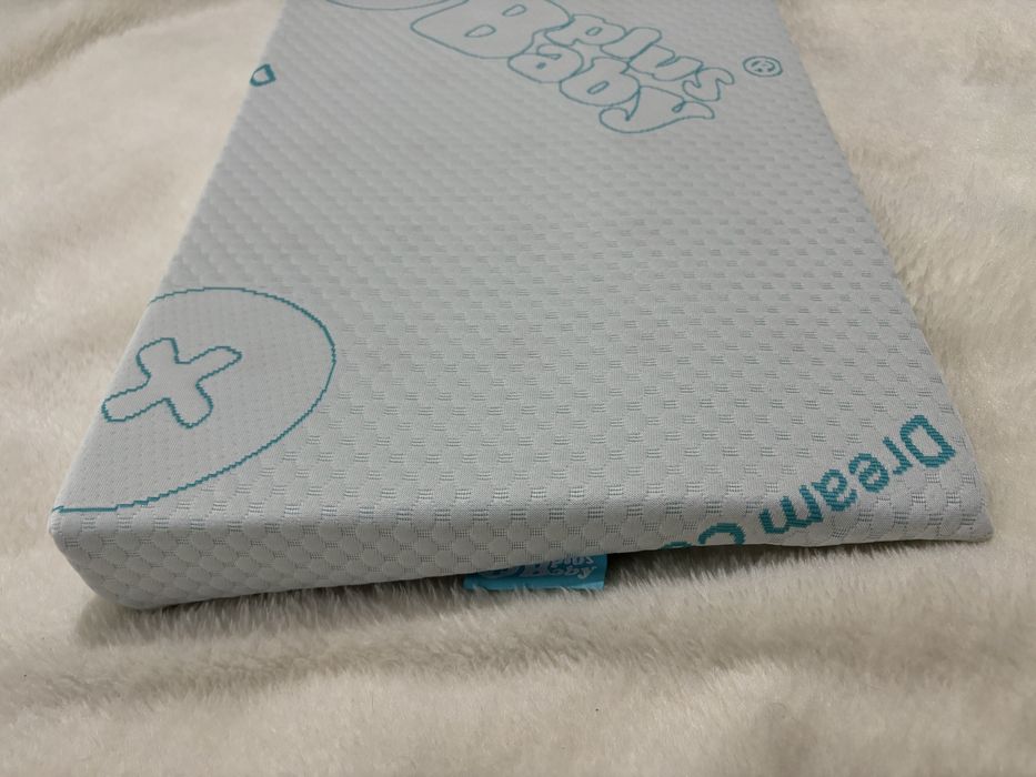 Poduszka Klin pod materac łóżeczka dzieciecego 60 cm szerokości