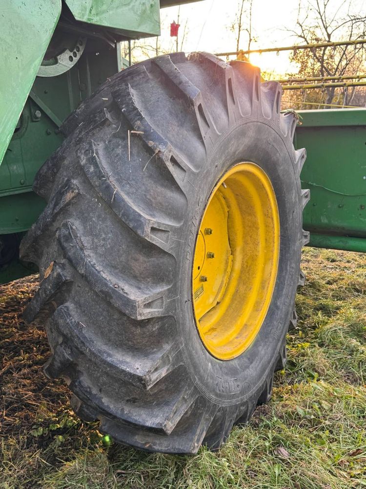 Продам зерновий комбайн john deere 952 1979р жатка 3.10м