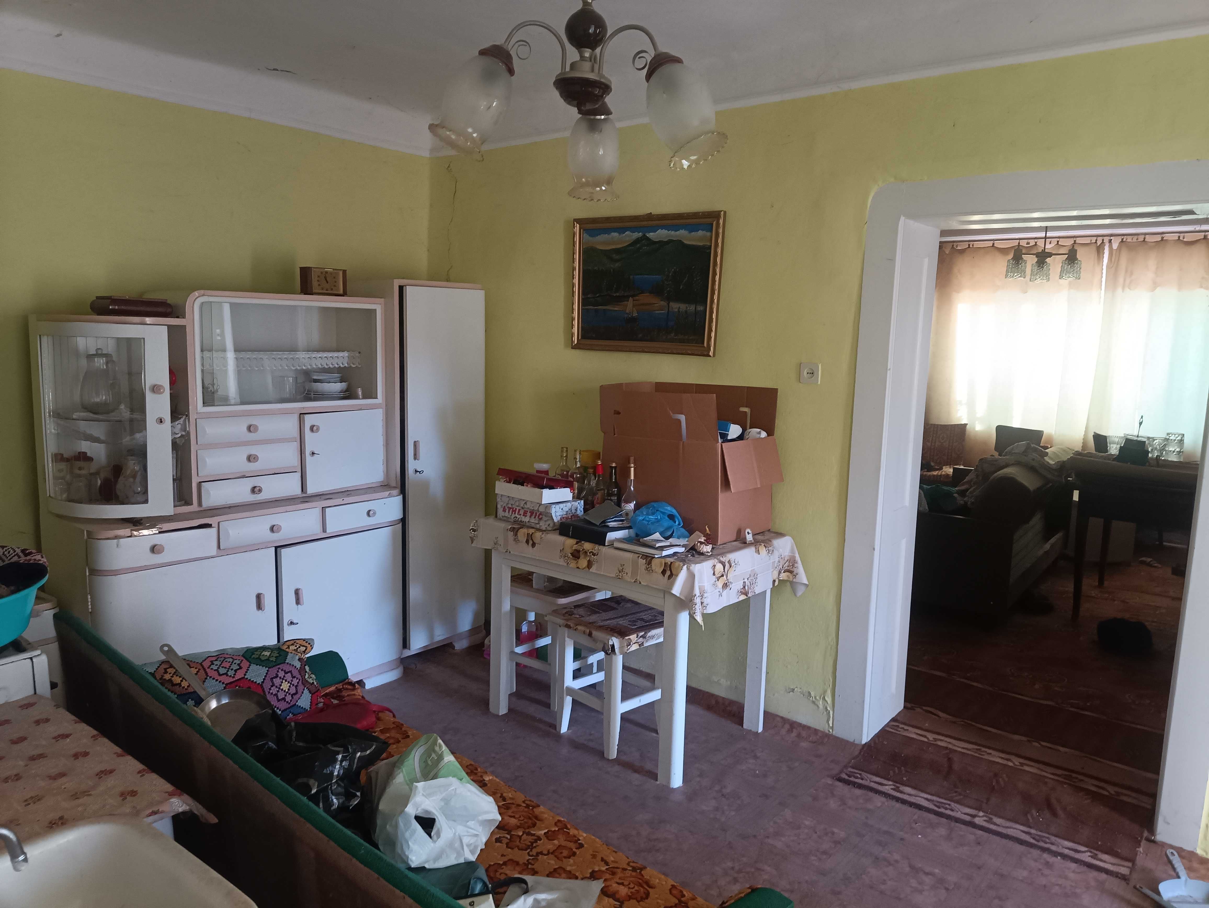 ПРОДАЖ 4х кімнатного БУДИНКОВОЛОДІННЯ (2 окремих будинки) у передмісті