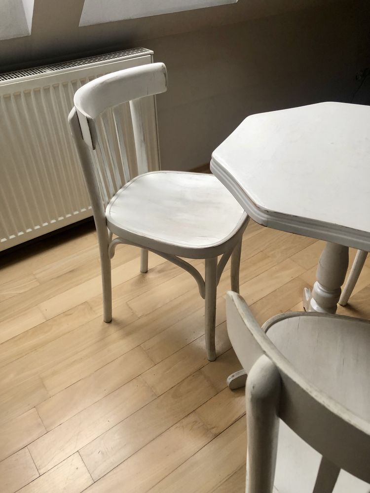 Stół i krzesła