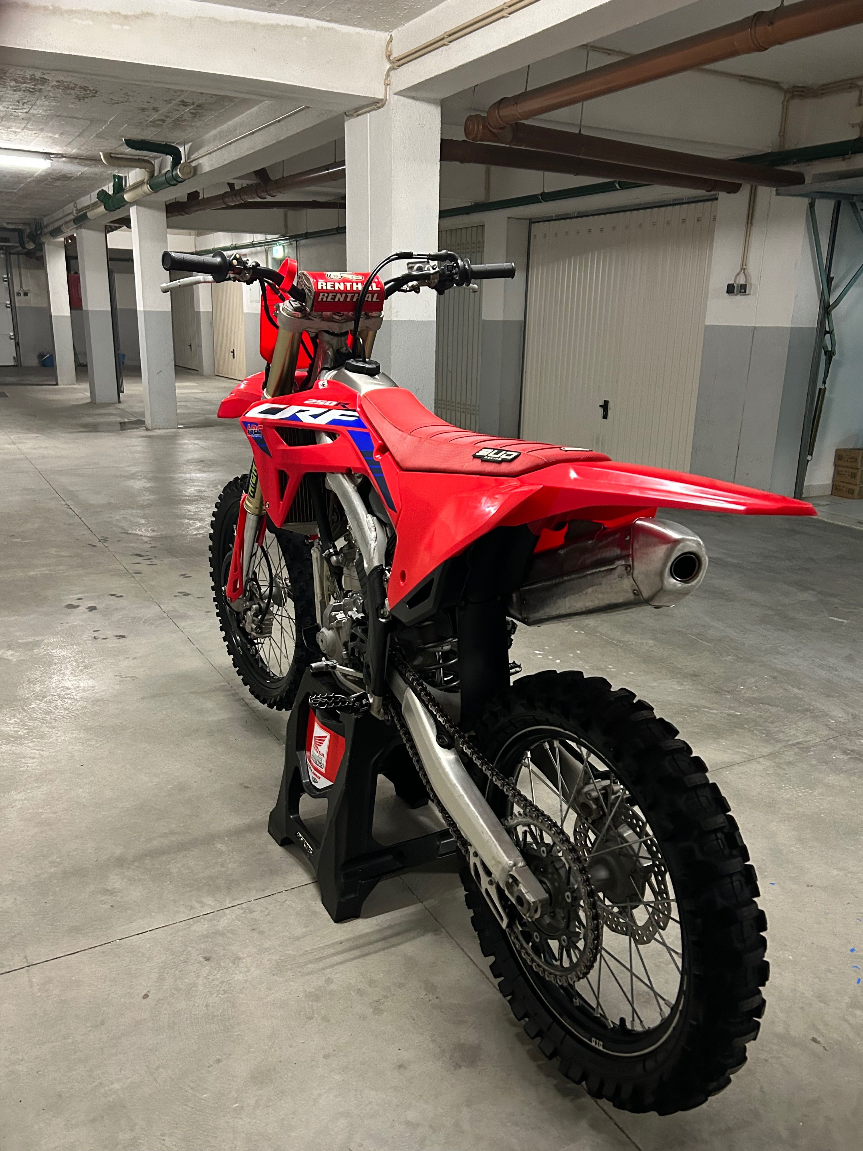 ….Honda CRF 250R……