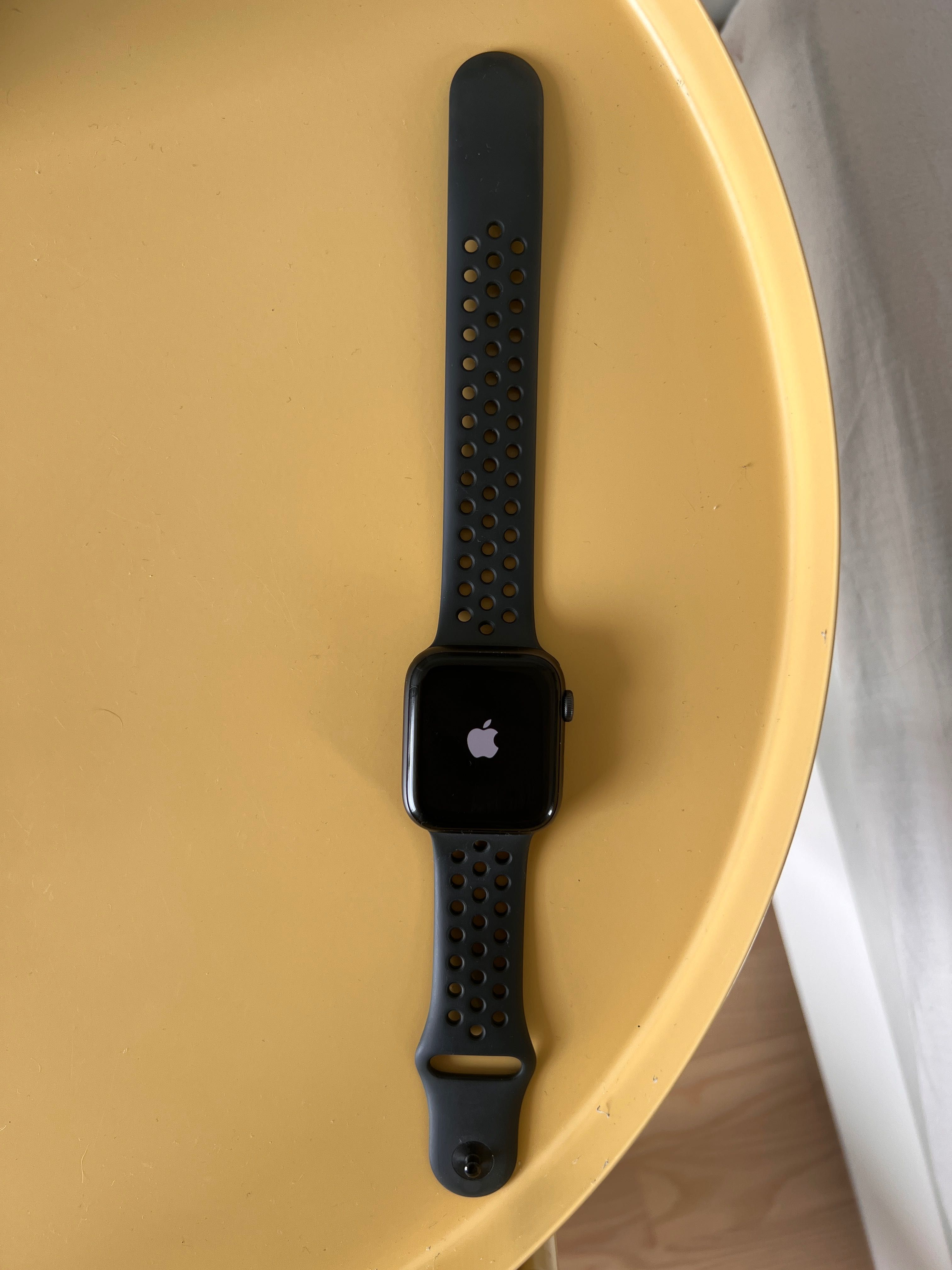 Apple Watch Nike Series 5 (GPS + Cellular)
