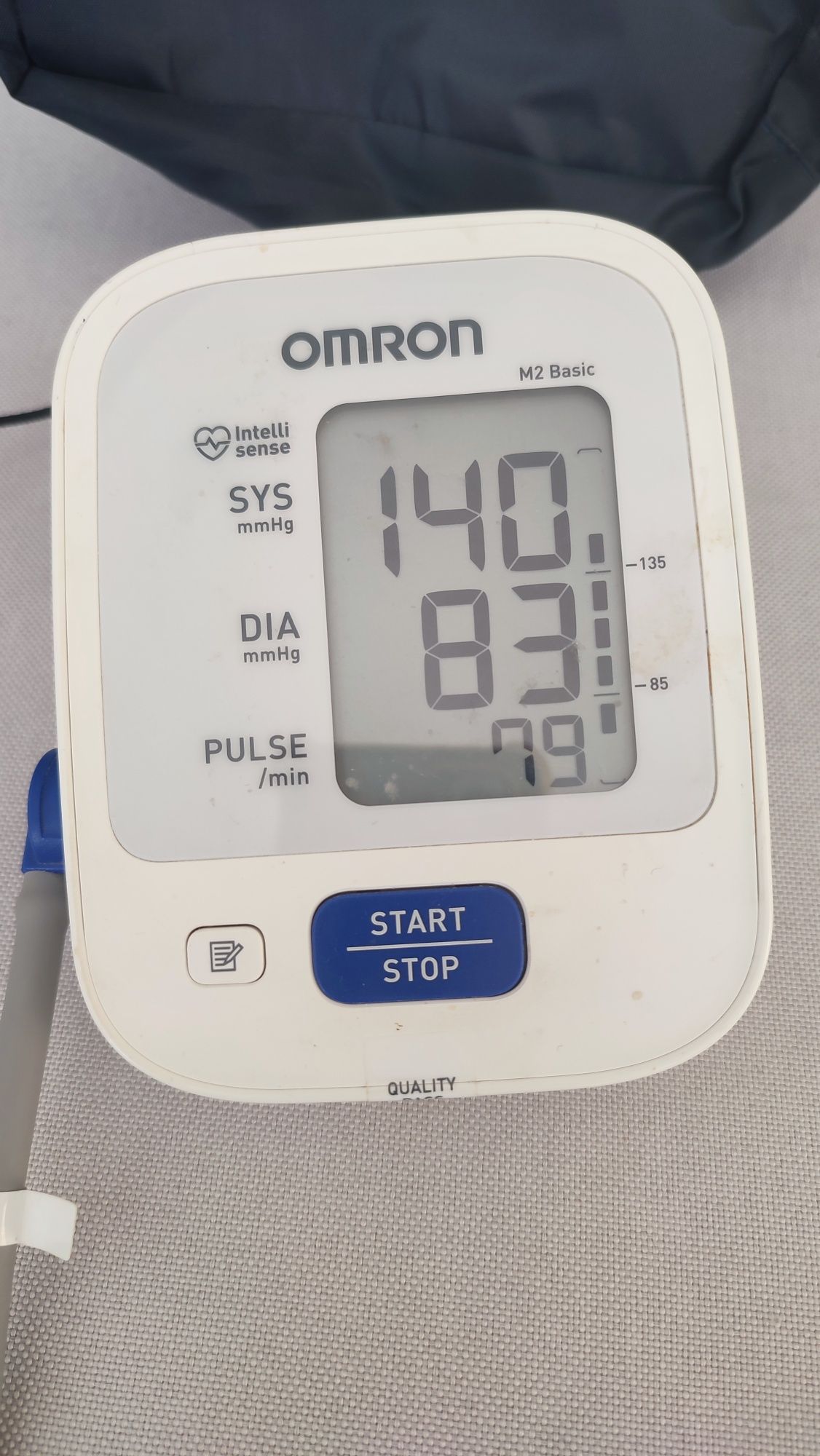 Автоматичний тонометр OMRON M2 BASIC що був у використанні
(HEM 7121)