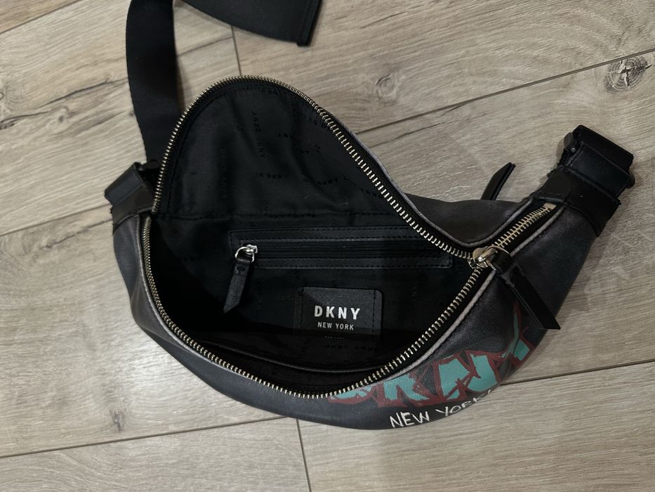 Бананка dkny чорна