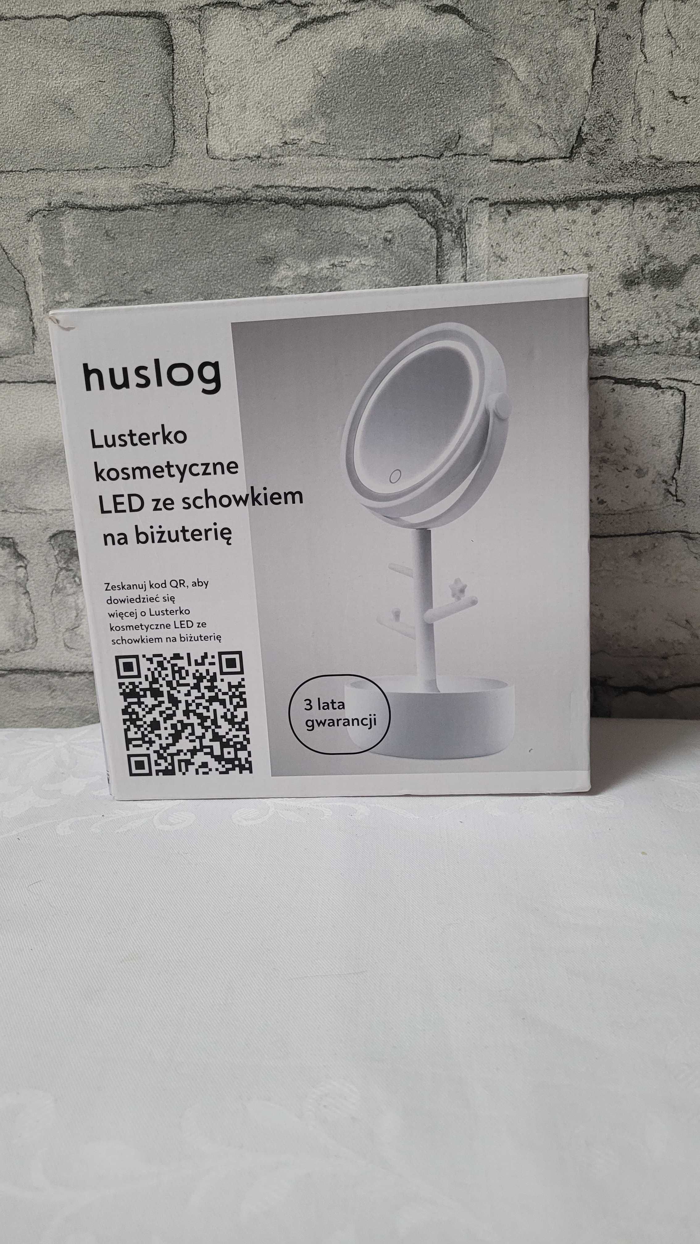 Lusterko kosmetyczne LED ze schowkiem na biżuterię